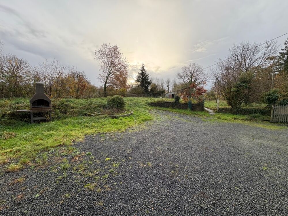 ? Cerisy-la-Salle  Maison mitoyenne dun côté, 126 m² + dépendance de 54 m² (50)