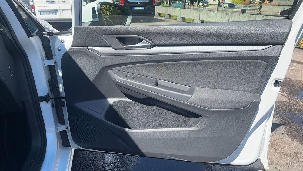 Golf VIII 1.5 eTSI 130 DSG7 Active Business 2022 occasion 69120 Vaulx En Velin