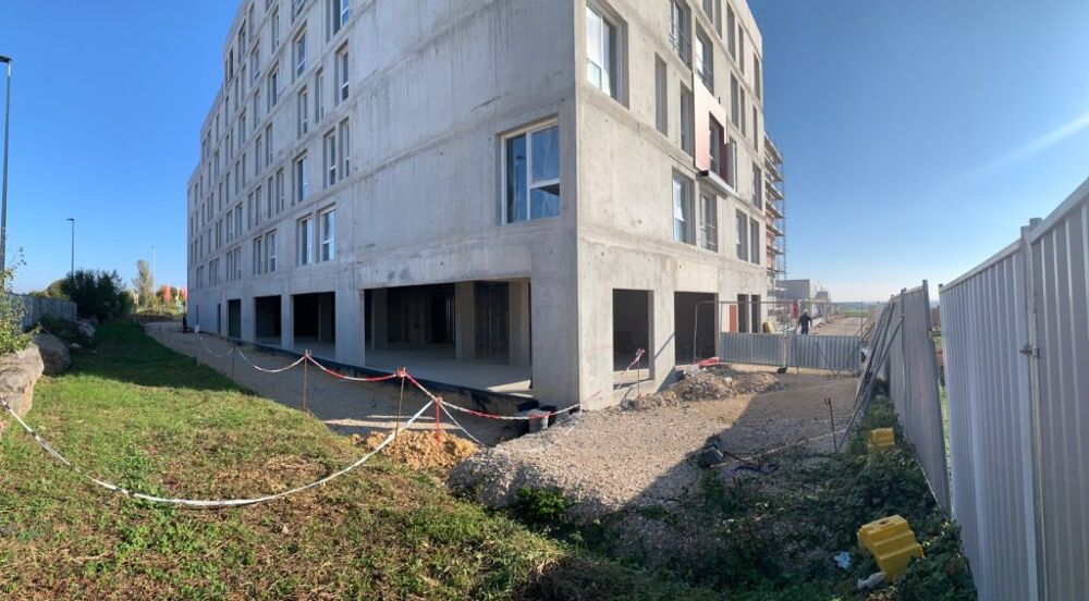   A LOUER - 297m² - SAINT APOLLINAIRE 