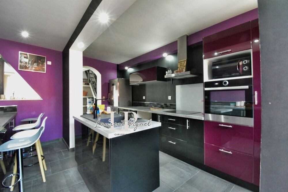 Maison rénovée avec cour et dépendance proche centre