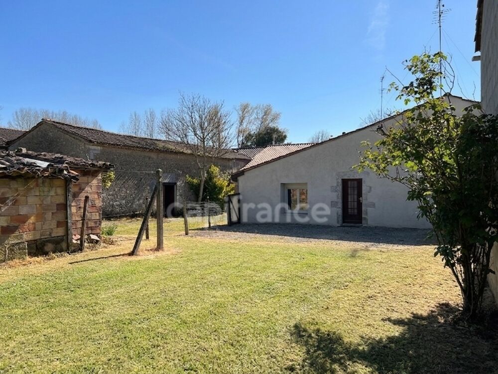 Ensemble immobilier de 131 m² - Terrain constructible et fort potentiel - Chepniers (17)