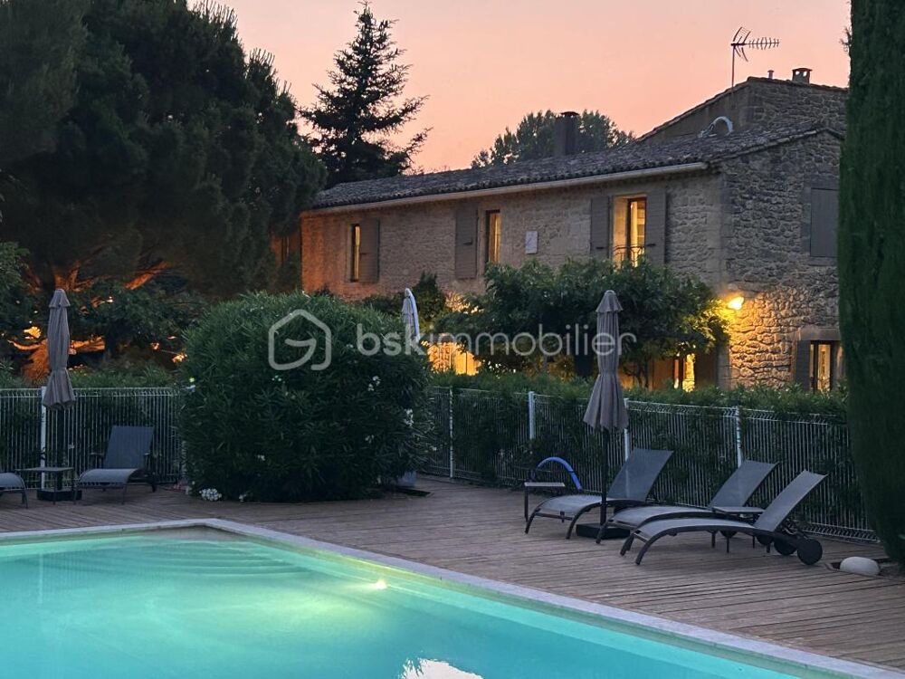 Mas provençal et gîtes  545m2  Vers-Pont-du-Gard