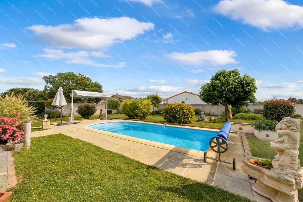 Vente Maison Maison familiale de plain-pied avec véranda, garage et piscine Saint hilaire