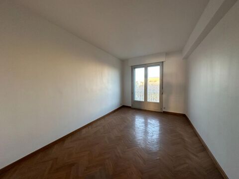  Appartement � louer 8 pi�ces 269 m� Beziers