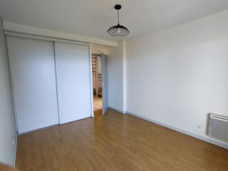  Appartement à louer 3 pièces 60 m²