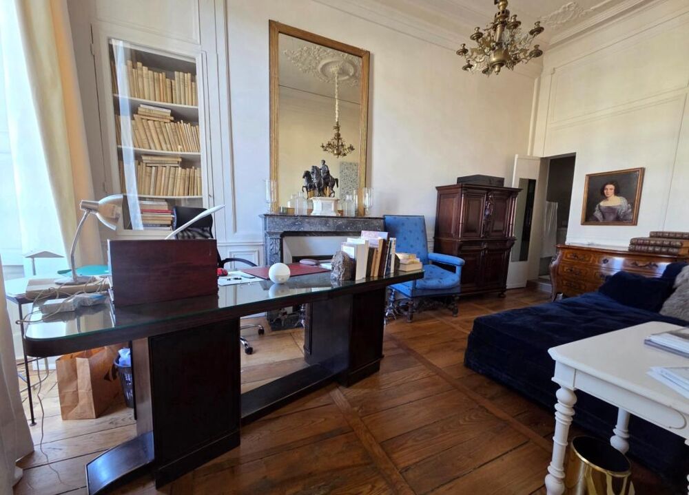 Vente Appartement Rennes – Place du Parlement de Bretagne  Appartement exceptionnel de 103 m², rénové avec éclat – Ascenseur et cave Rennes