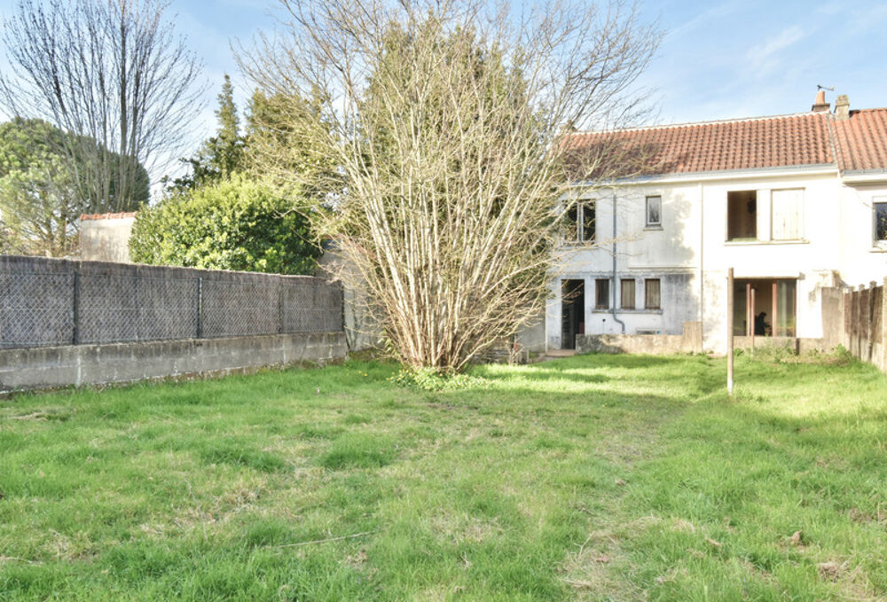 Vente Maison Dpt Loire Atlantique (44),  vendre REZE Pont-Rousseau maison P4 de 90 m, jardin arbor 500 m, garage et dependance, expose a Reze