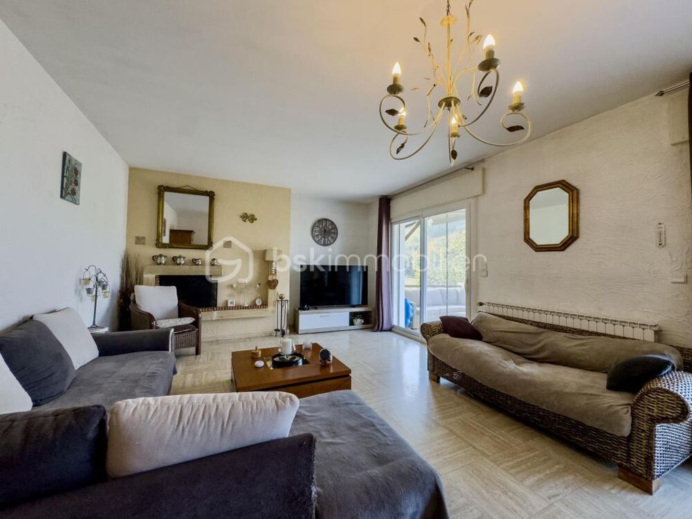 Vente Maison Villa 200 m² – Piscine à débordement – Terrain 2 500 m² – Aucun vis-à-vis Chateauvilain