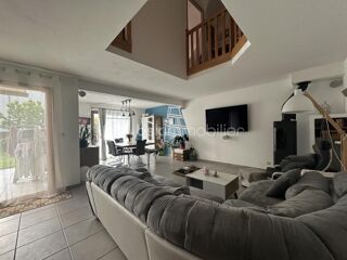  Maison à louer 6 pièces 137 m²