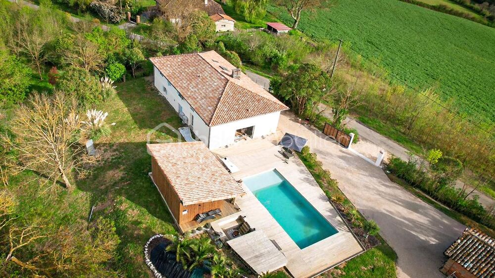 Maison 10 pièces 230 m² · à Monblanc · 230 m² · 469 000 €
