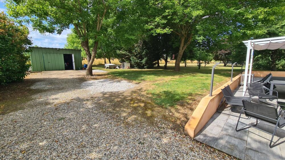 Charmante maison de plain pied à vendre sur Ambarès avec un grand jardin arboré