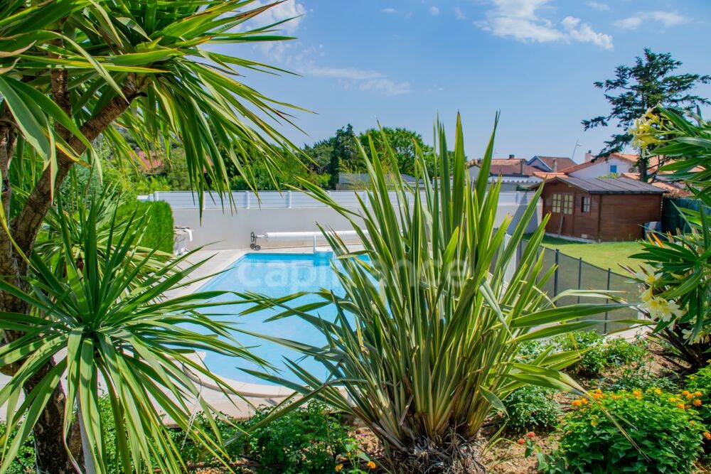 VAUX-SUR-MER  MAISON 160 M² AVEC PISCINE, À PROXIMITÉ DE PONTAILLAC