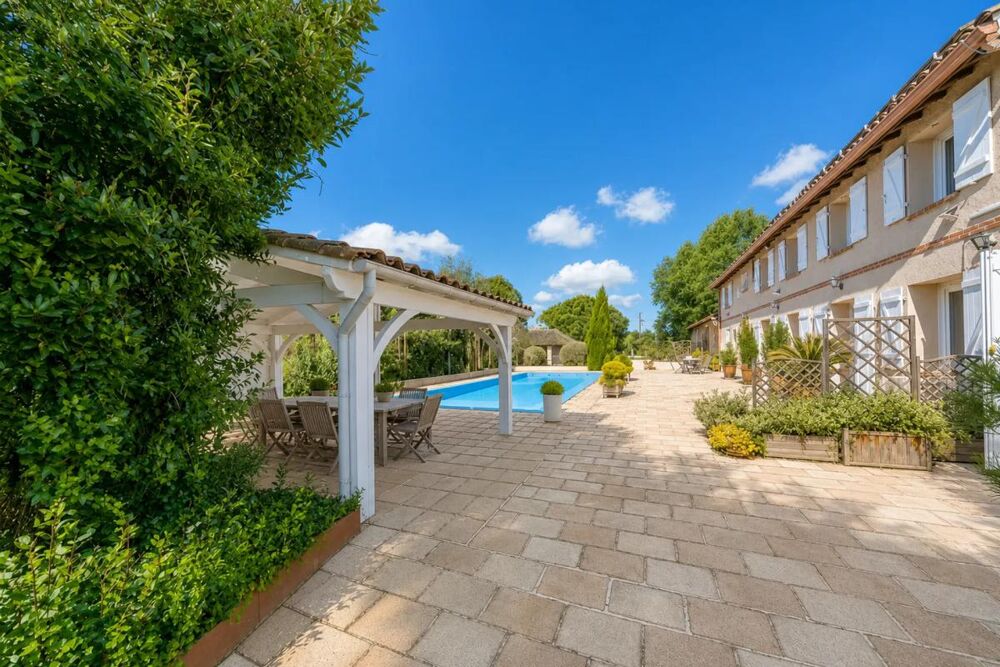 à vendre  Propriété/château Lherm (31600)