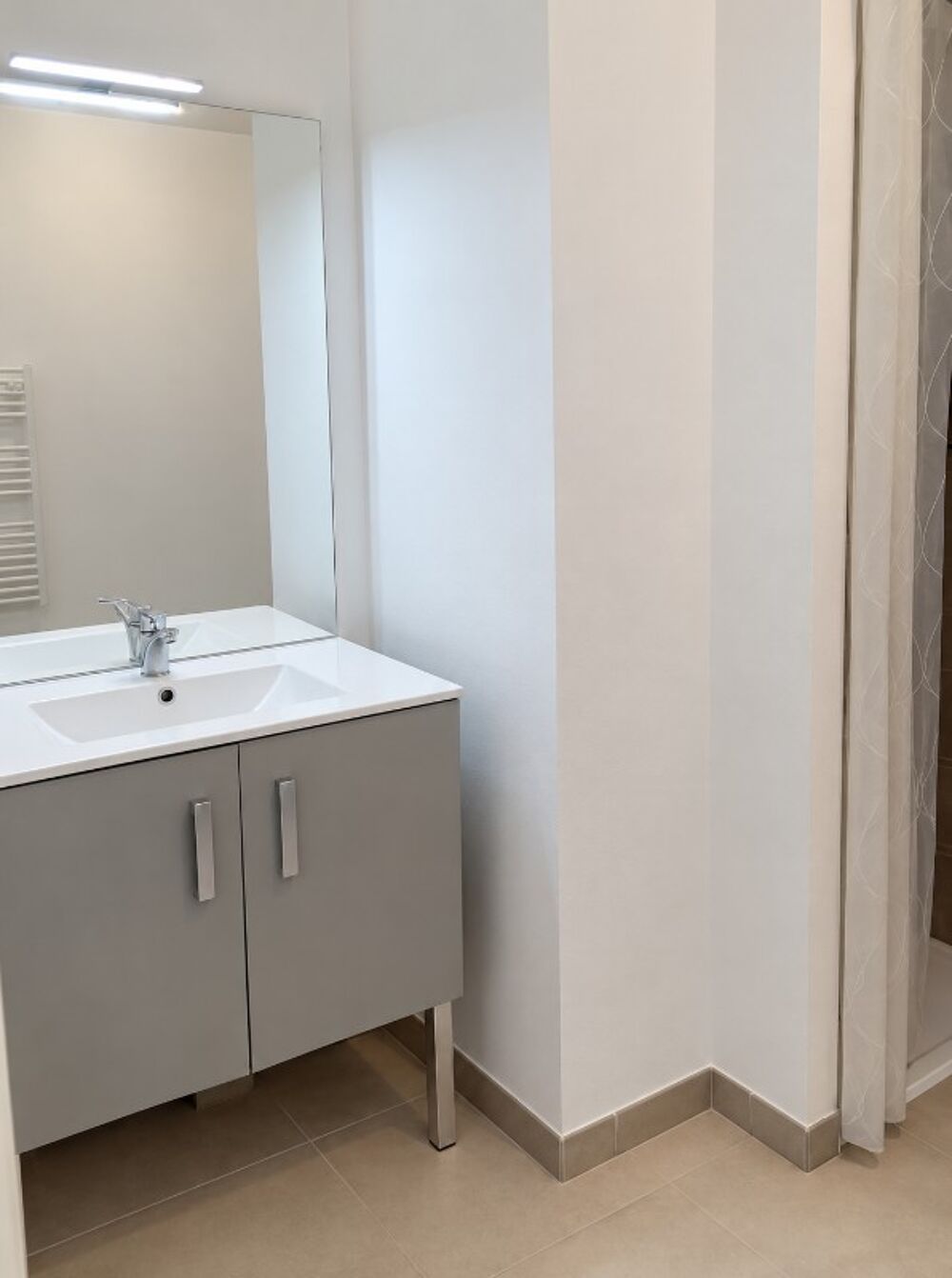 Appartement T2 avec terrasse et parking à Marseille