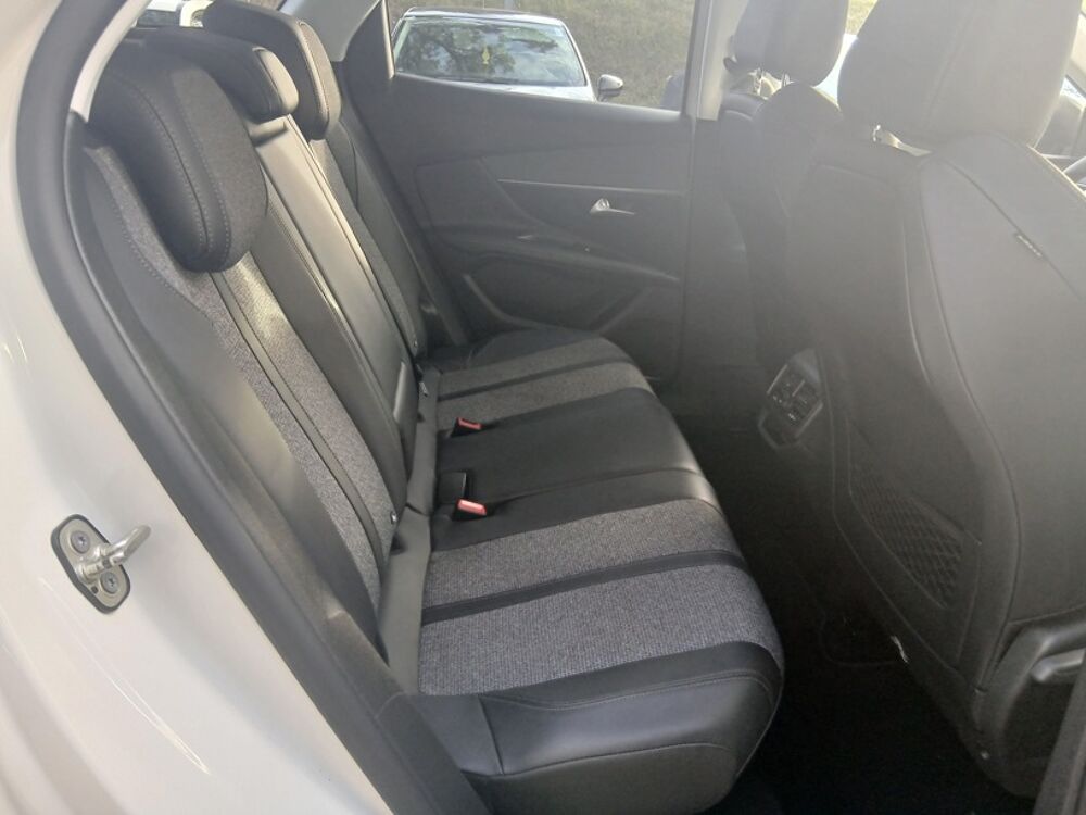 3008 1.5 BLUE HDI 130 CV ALLURE 2019 occasion 31570 Lanta