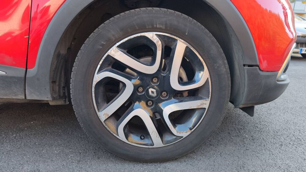 Captur 1.5 dCi 90 EDC6 Helly Hansen 2015 occasion 95000 Cergy