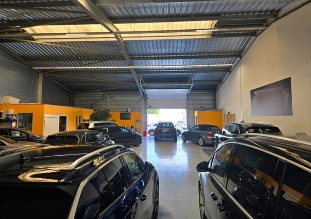   LOCAL COMMERCIAL / ENTREPÔT / GARAGE AVEC BUREAUX À LOUER / SECTEUR TOURS NORD 37 ) 