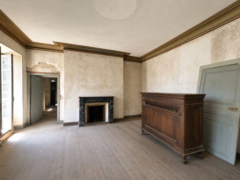 Maison à rénover entièrement 9 pièces SEXCLES (19)