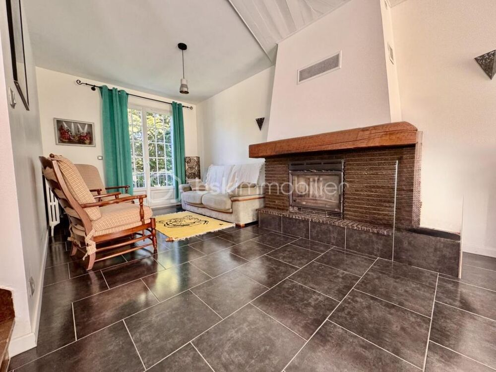 Vente Maison Beau pavillon sur sous sol total Estrees saint denis