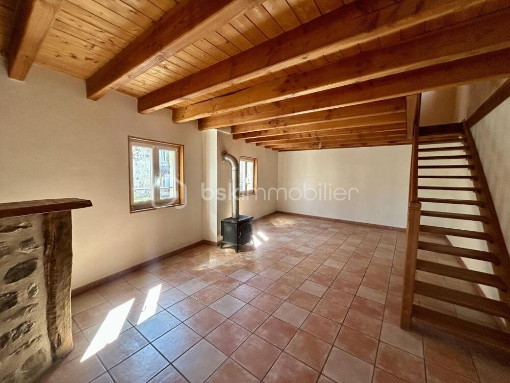 Maison de village rénovée avec petit terrain à proximité