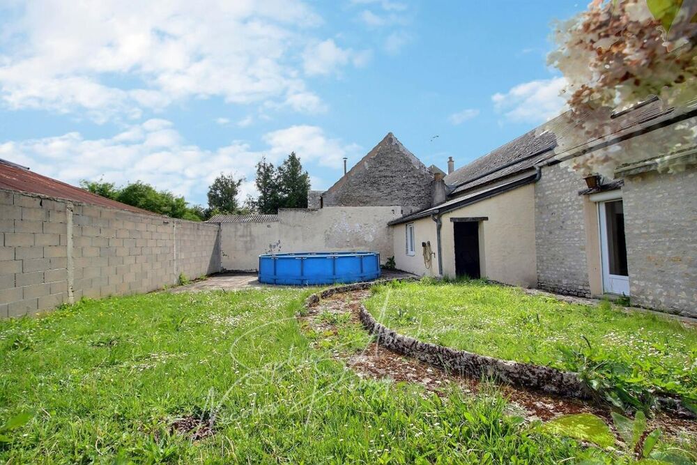 Vente Maison Maison en pierres avec cour et jardin Outarville