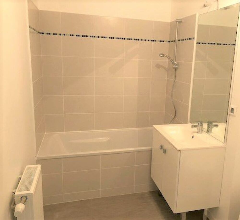 Location Appartement T2 avec parking, terrasse et jardin à BEZANNES Bezannes