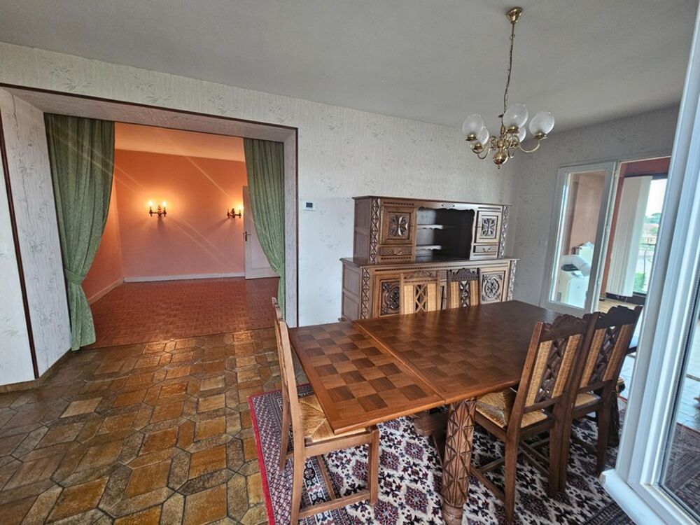 Vente Maison Maison à vendre 4 chambres- 2 garages- terrain 767 m2- LA ROCHE BLANCHE (63670) La roche blanche