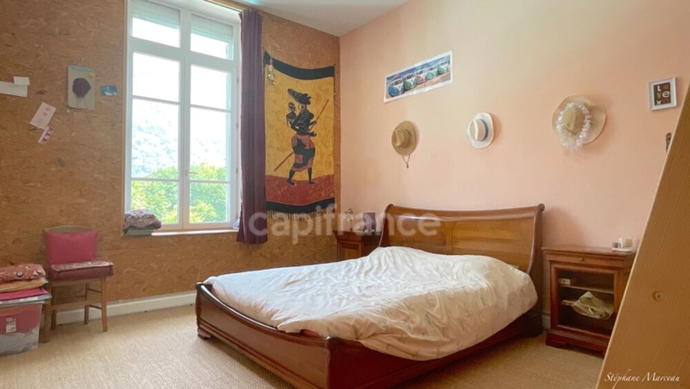 SAVOIE (73), à vendre vallée de La Maurienne, maison atypique, terrain 4000m², Gîte