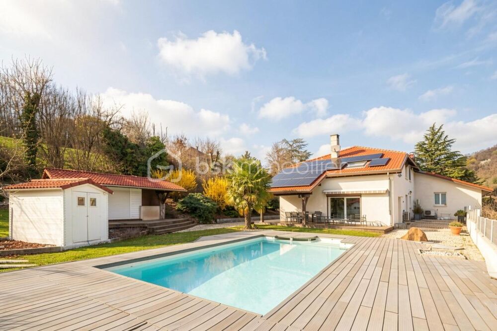 Propriété haut de gamme avec piscine & vue dégagée  264 m² Brié et Angonnes