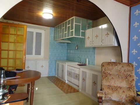   Pradelles(43), maison de ville de 72 m2 habitables + cave + combles Maison - 3 pi�ce(s) - 72 m�