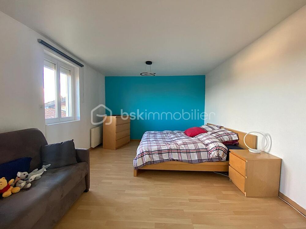 Vente Propriété/Château Beaucoup de charme pour cette belle propriété en bordure de la RN89 : Deux maisons d'habitation + grand sous-sol + chais + hanga Vayres
