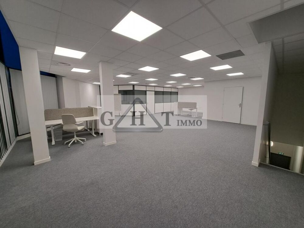   A LOUER GRIGNY DE 829M2 