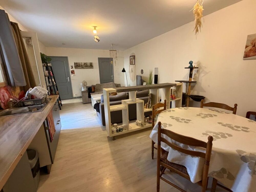 Vente Immeuble LUCON (85) COEUR DE VILLE IMMEUBLE DE RAPPORT COMPOSE DE 2 APPARTEMENTS DE TYPE T2 LOCATAIRES EN PLACE Lucon