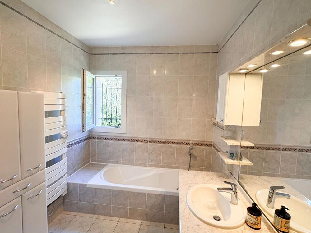  vendre  Villa La Cadire-d'Azur (83740)