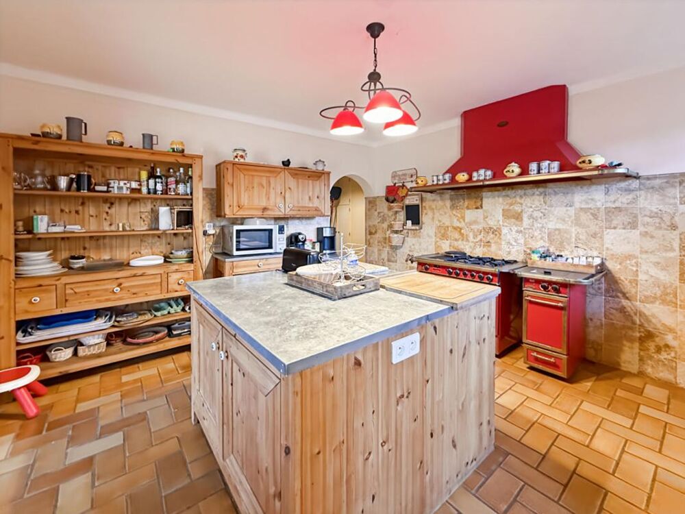 À vendre propriété à Carpentras avec piscine et gîtes