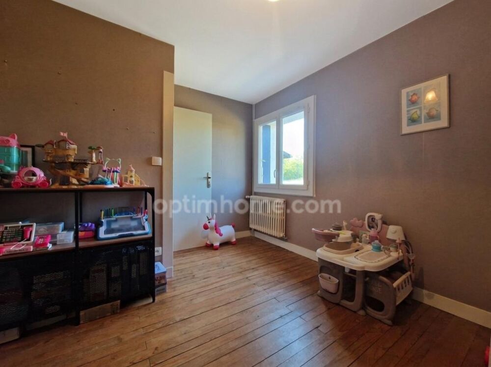 Vente Maison Maison à vendre 7 pièces - 5 chambres - 160 m² - parcelle de 4800 m² ( Ligueil 37) Ligueil