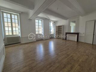  Maison � vendre 15 + pi�ces 330 m�