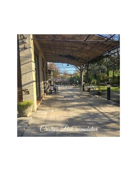 Vente Murs bar restaurant 270 m² + Grand parking privé 298000 04700 Oraison