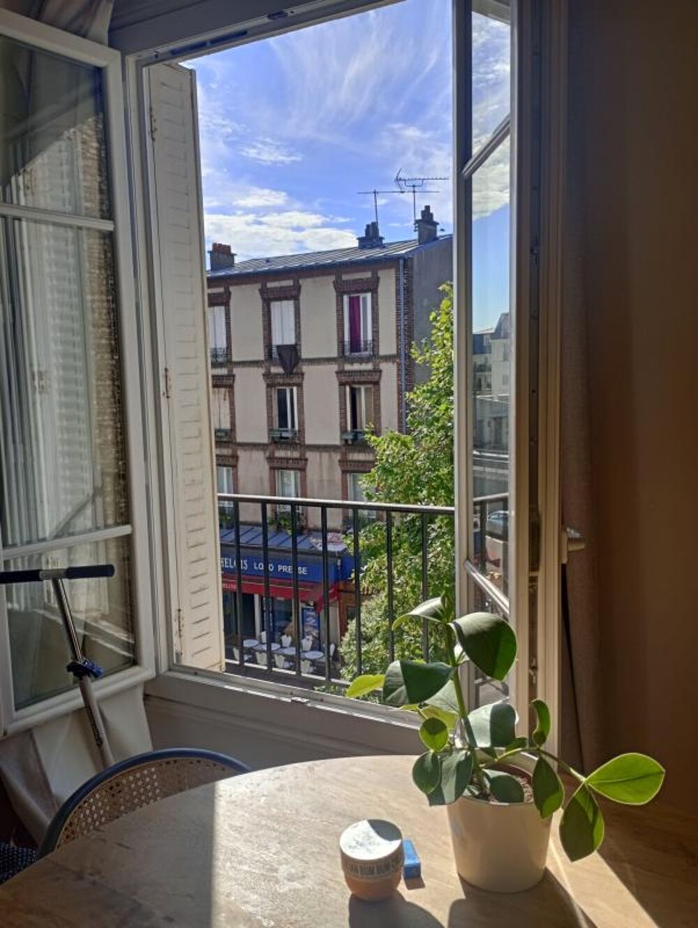 Coup de Coeur à Enghien-les-Bains (95)  2 Pièces Rénové & Meublé - 15 minutes de Paris Gare du Nord