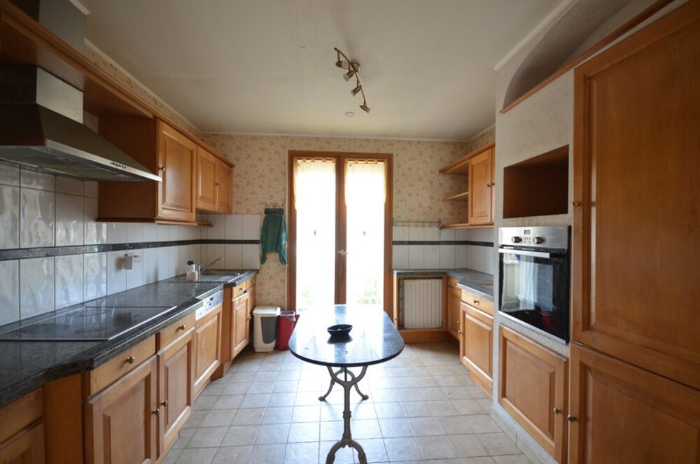 Essômes sur Marne, à vendre maison de 4 pièces sur sous-sol total avec un beau jardin