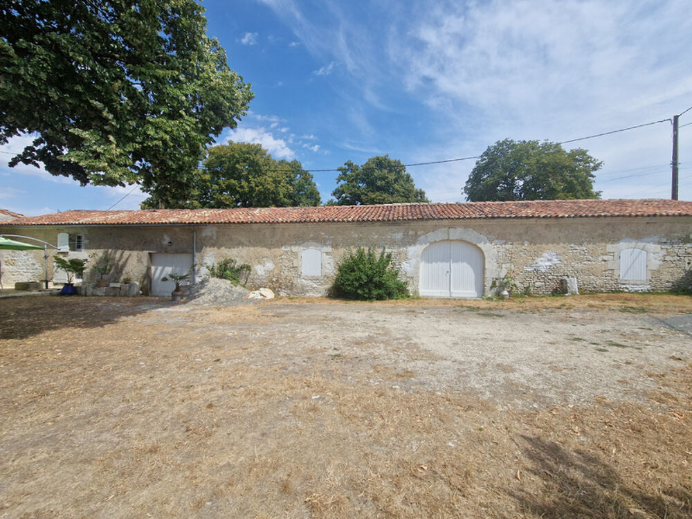 Maison à vendre 6 pièces Proche SAINT JEAN D'ANGELY (17)