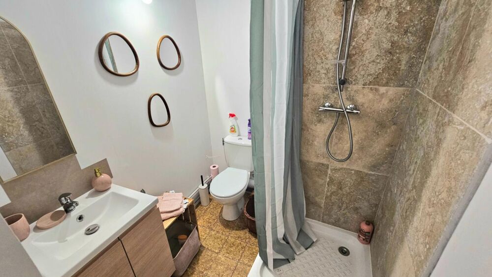 Studio lumineux et calme au 1er étage d'une maison de village
