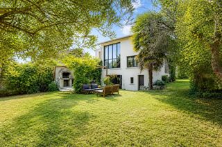 Vente Maison VILLENEUVE-LE-ROI – MAISON FAMILIALE DE CARACTÈRE – 231 M² HABITABLES – 4 CHAMBRES – TERRAIN 698 M² – GARAGE AVEC MEZZANINE Villeneuve le roi