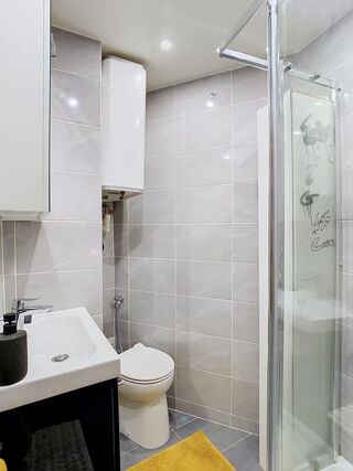 Vente Appartement METRO BONSERGENT - BD MAGENTA - STUDIO sur cour : 11,67 m² au sol (8,50 m² en LC) au 6ème et dernier étage AVEC ascenseur Paris 10