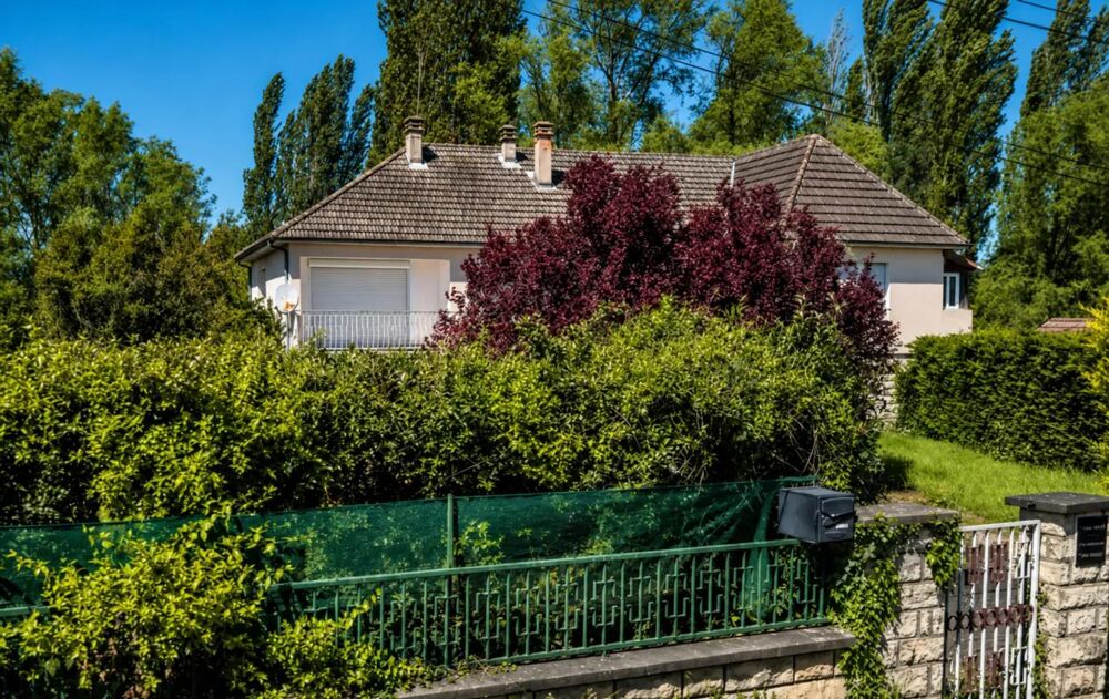 Vente Appartement Maison de 4 pièces de 275 m² à Bourges Bourges