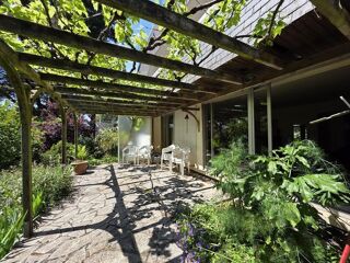  Villa  vendre 7 pices 241 m