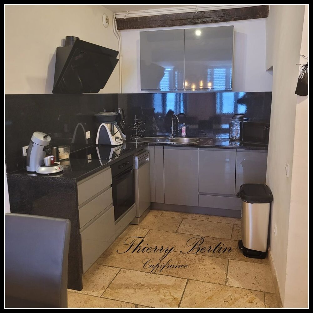 Dpt Var (83), à vendre FREJUS appartement T3 de 68,29 m²
