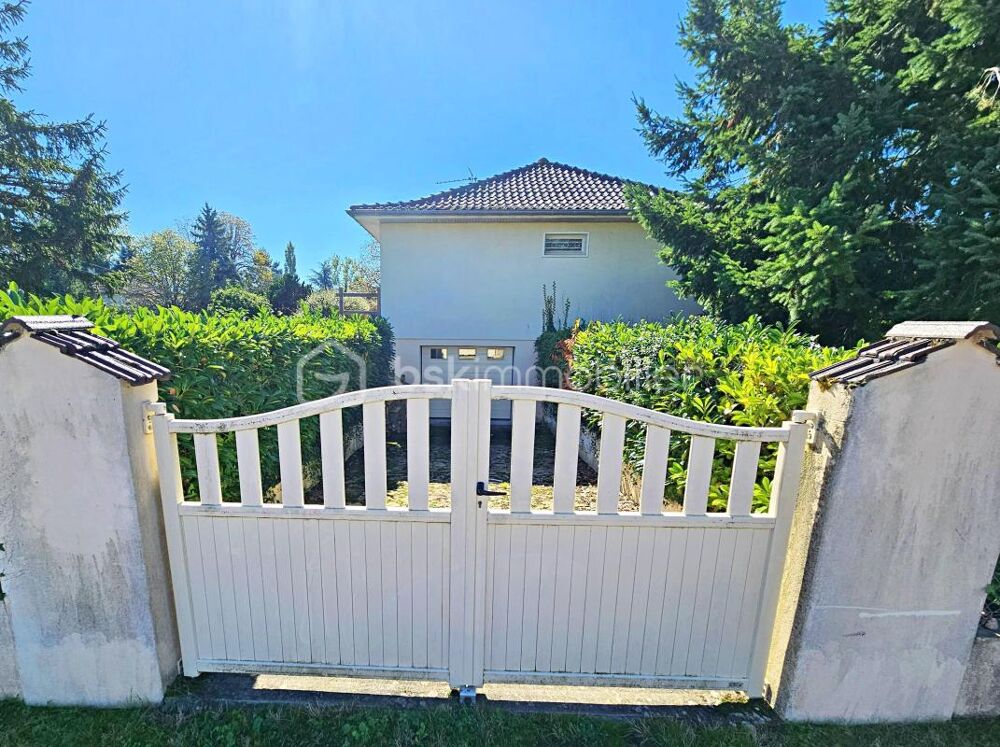 Belle maison à rafraichir. Piscinable et extension possible