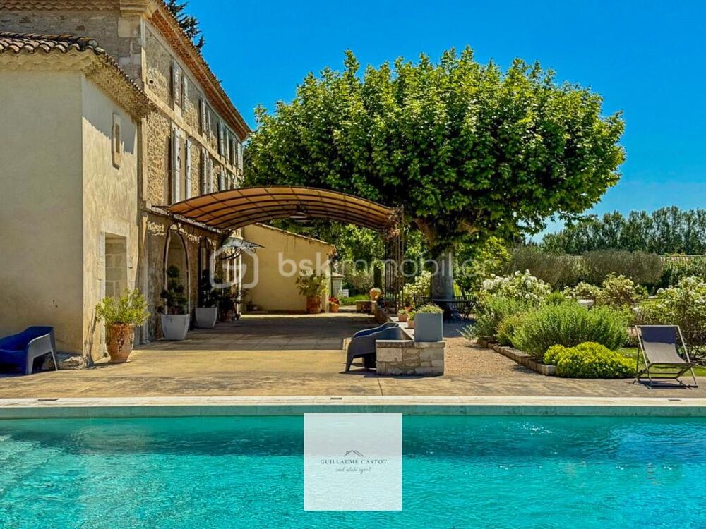 PEPITE AU PIED DES ALPILLES : Idéal résidence secondaire, chambres d'hôtes
