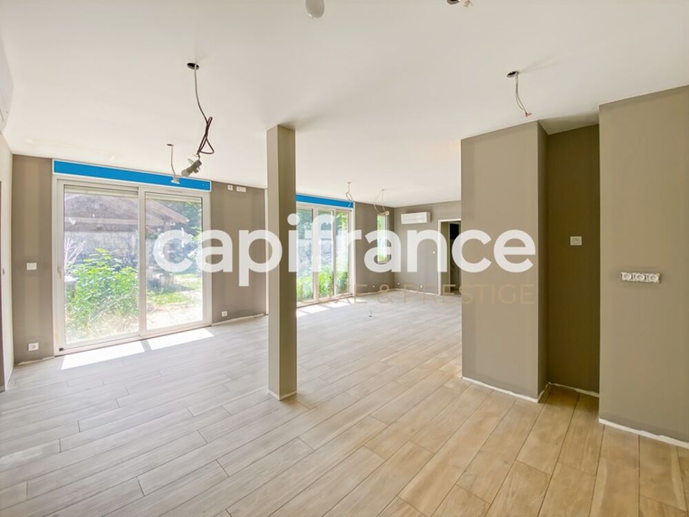 Maison de caractère en pierre 300 m² avec dépendance et grand parc  Proche Bordeaux